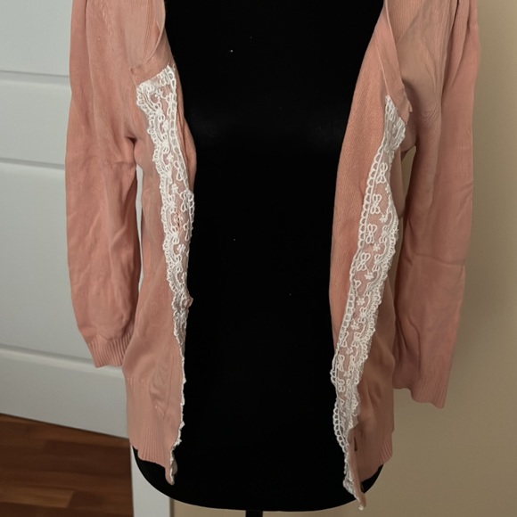 LALU Cardigan with Lace Trimmed - Picture 2 of 9